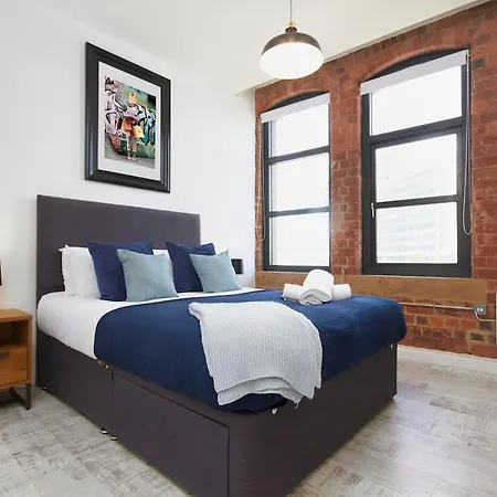 Apartment Chic 2-bed Nyc Retreat *