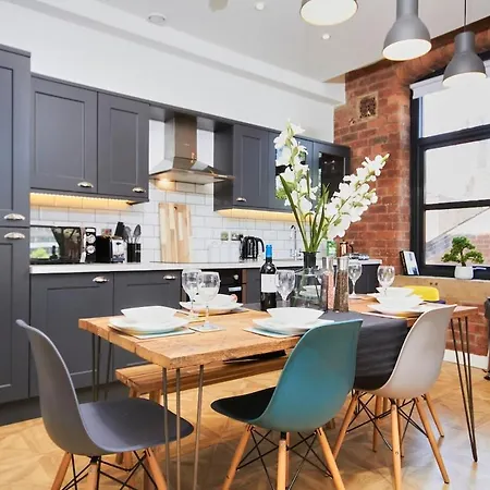 Chic 2-bed Nyc Retreat Apartment Leeds (West Yorkshire)