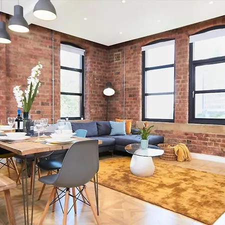Chic 2-bed Nyc Retreat