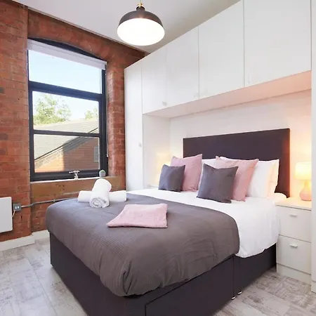 Chic 2-bed Nyc Retreat Apartment