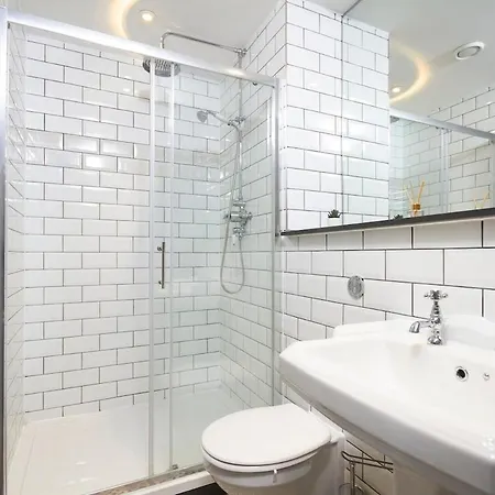 Chic 2-bed Nyc Retreat *
