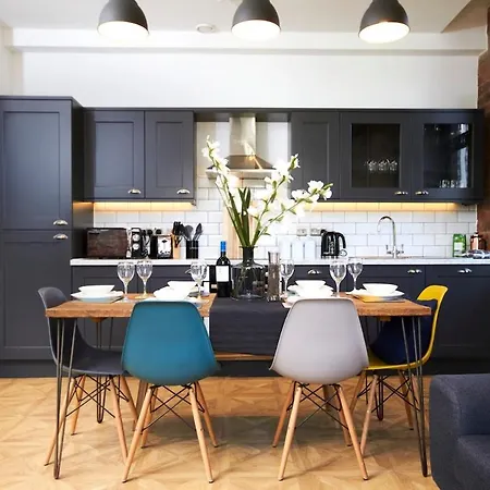 Chic 2-bed Nyc Retreat